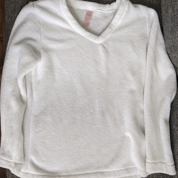 Sweaters - Picture 7 of 9